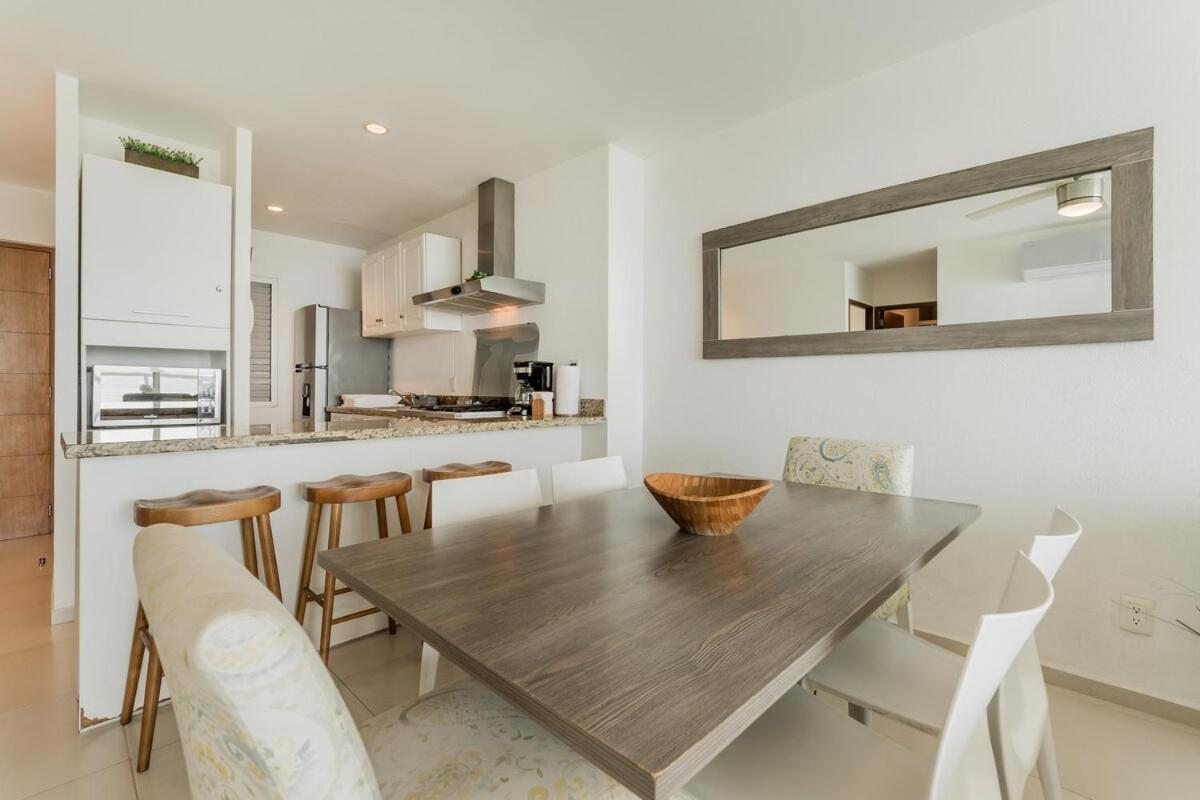 Coral Beachfront 2bdr With Pool By Casa Paraiso