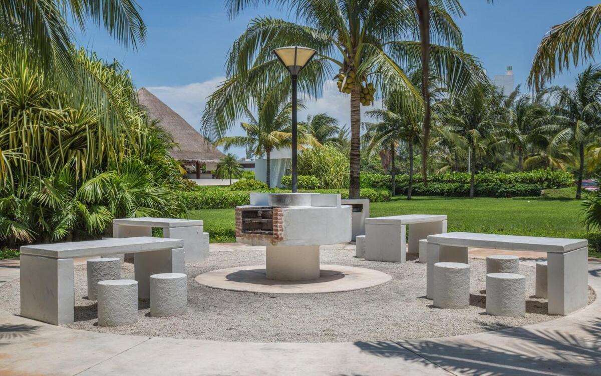 Apartment Coral Beachfront 2bdr With Pool By Casa Paraiso *