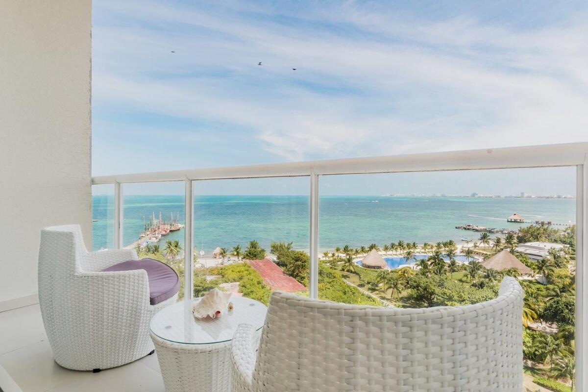 Coral Beachfront 2bdr With Pool By Casa Paraiso Apartment *